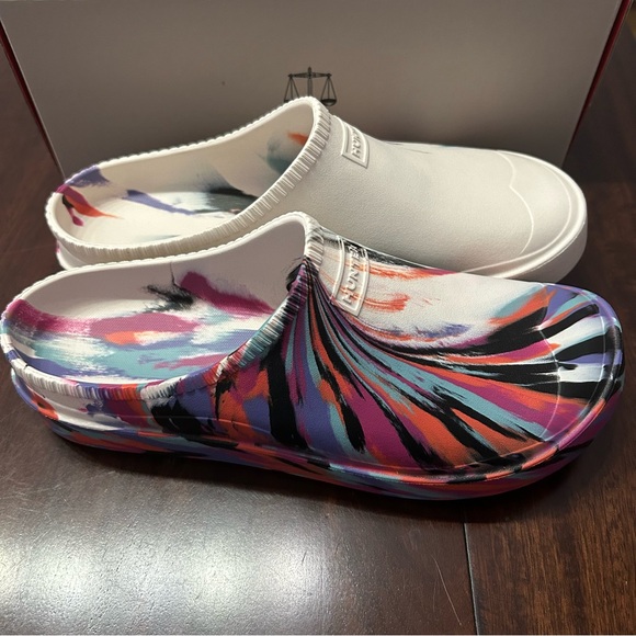 HUNTER • NEW IN BOX Unisex In and Out Bloom Algae Marble Foam Clogs - Picture 5 of 10